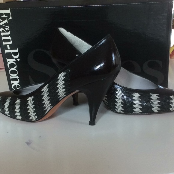 Heels - Picture 2 of 4